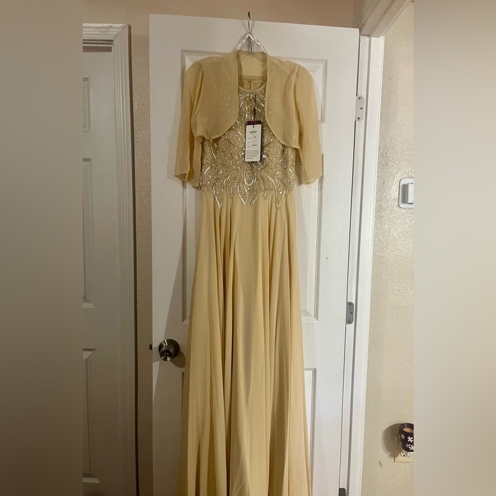 Elegant Cream Wedding Dress with Jacket
